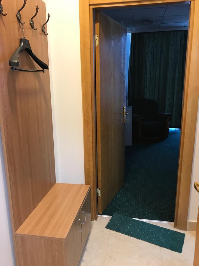 באקאו Apartament In Regim Hotelier מראה חיצוני תמונה