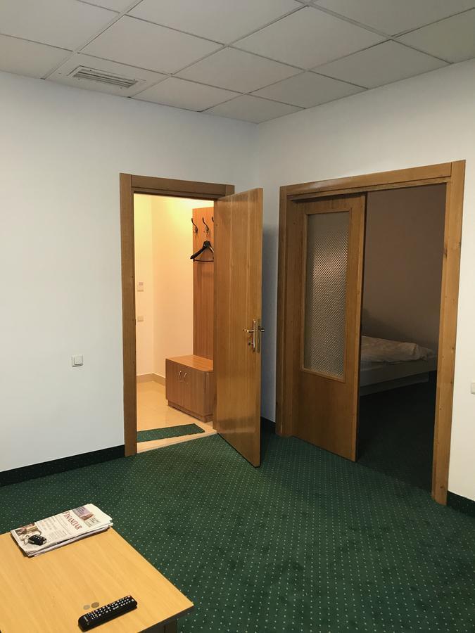 באקאו Apartament In Regim Hotelier מראה חיצוני תמונה