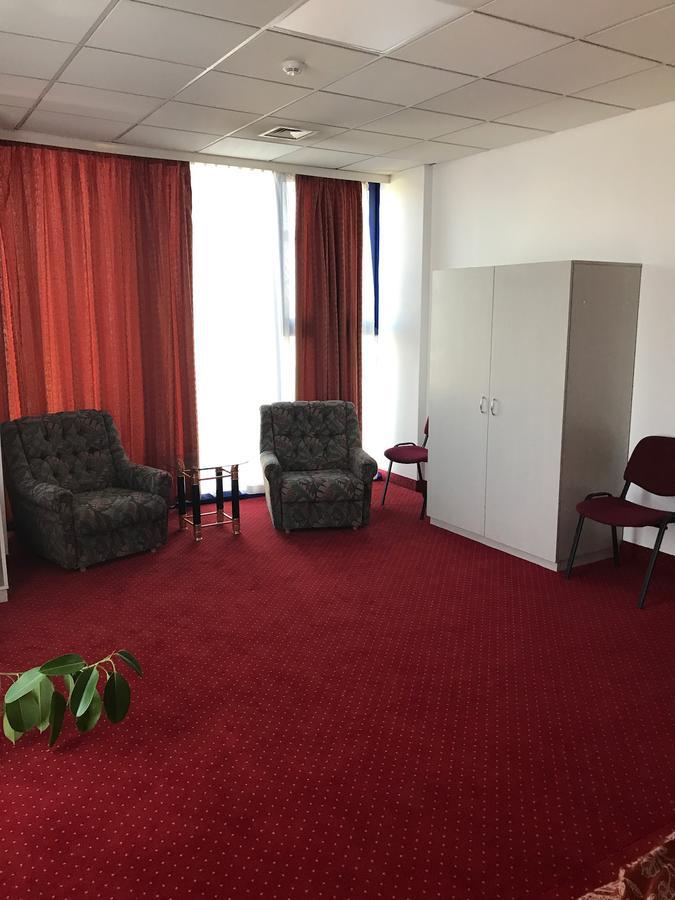באקאו Apartament In Regim Hotelier מראה חיצוני תמונה