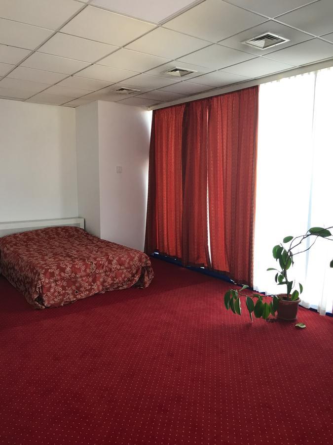 באקאו Apartament In Regim Hotelier מראה חיצוני תמונה