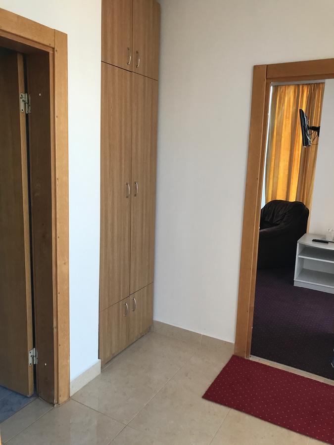 באקאו Apartament In Regim Hotelier מראה חיצוני תמונה
