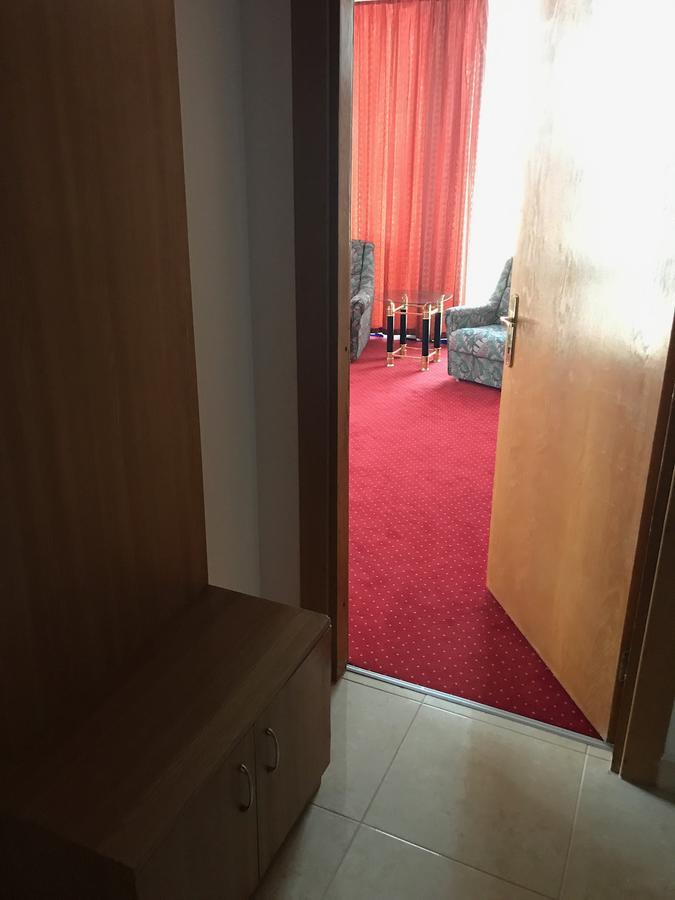 באקאו Apartament In Regim Hotelier מראה חיצוני תמונה
